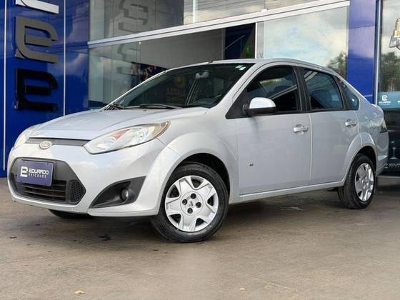 FORD FIESTA 1.6 ROCAM SE 8V FLEX 4P MANUAL FORD FIESTA 1.6 ROCAM SE 8V FLEX 4P MANUAL